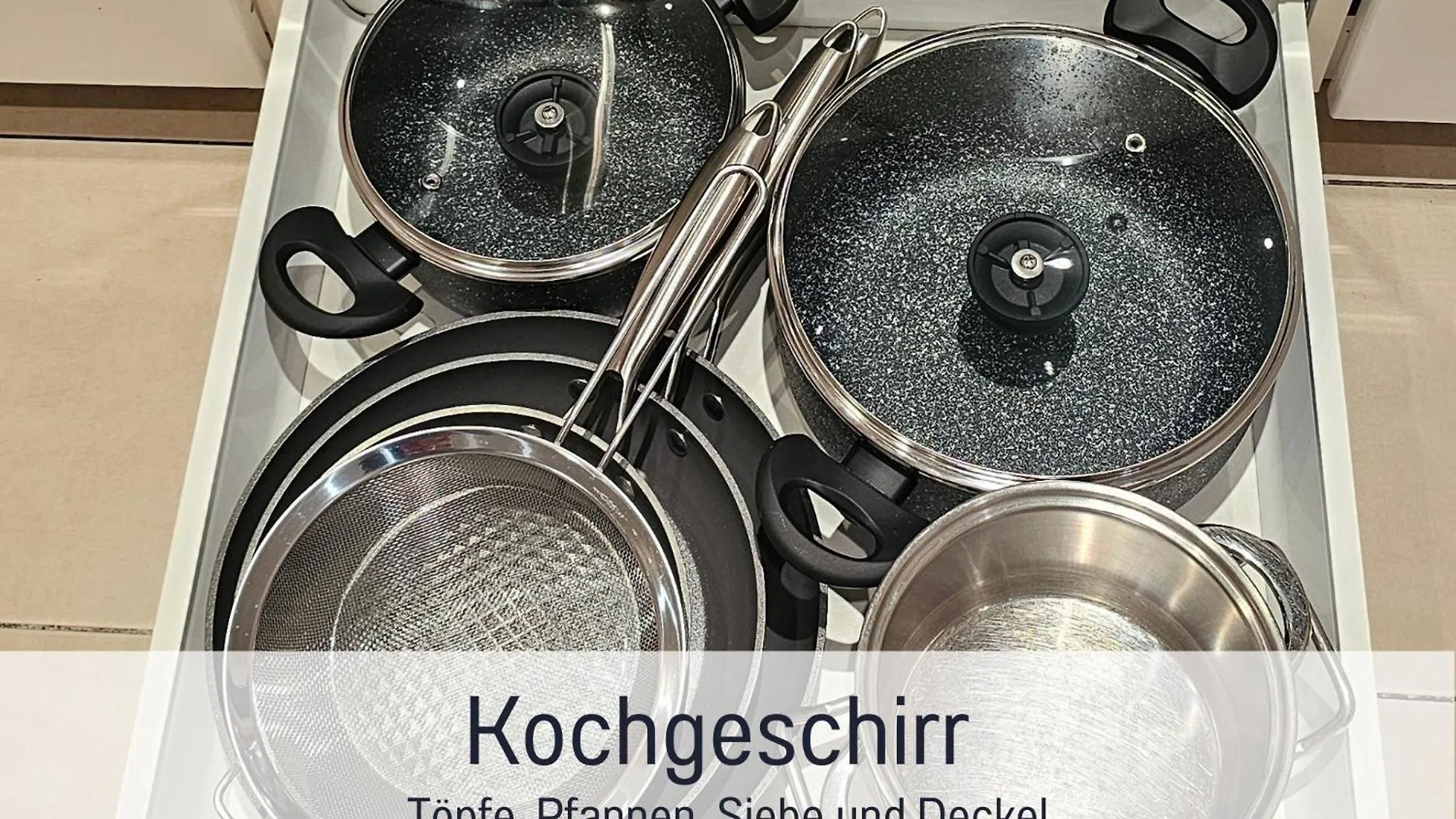 Fewokoko-Privat Apartment Zentral Rheinufer Altstadt Messe Landtag Koenigsallee Dusseldorf